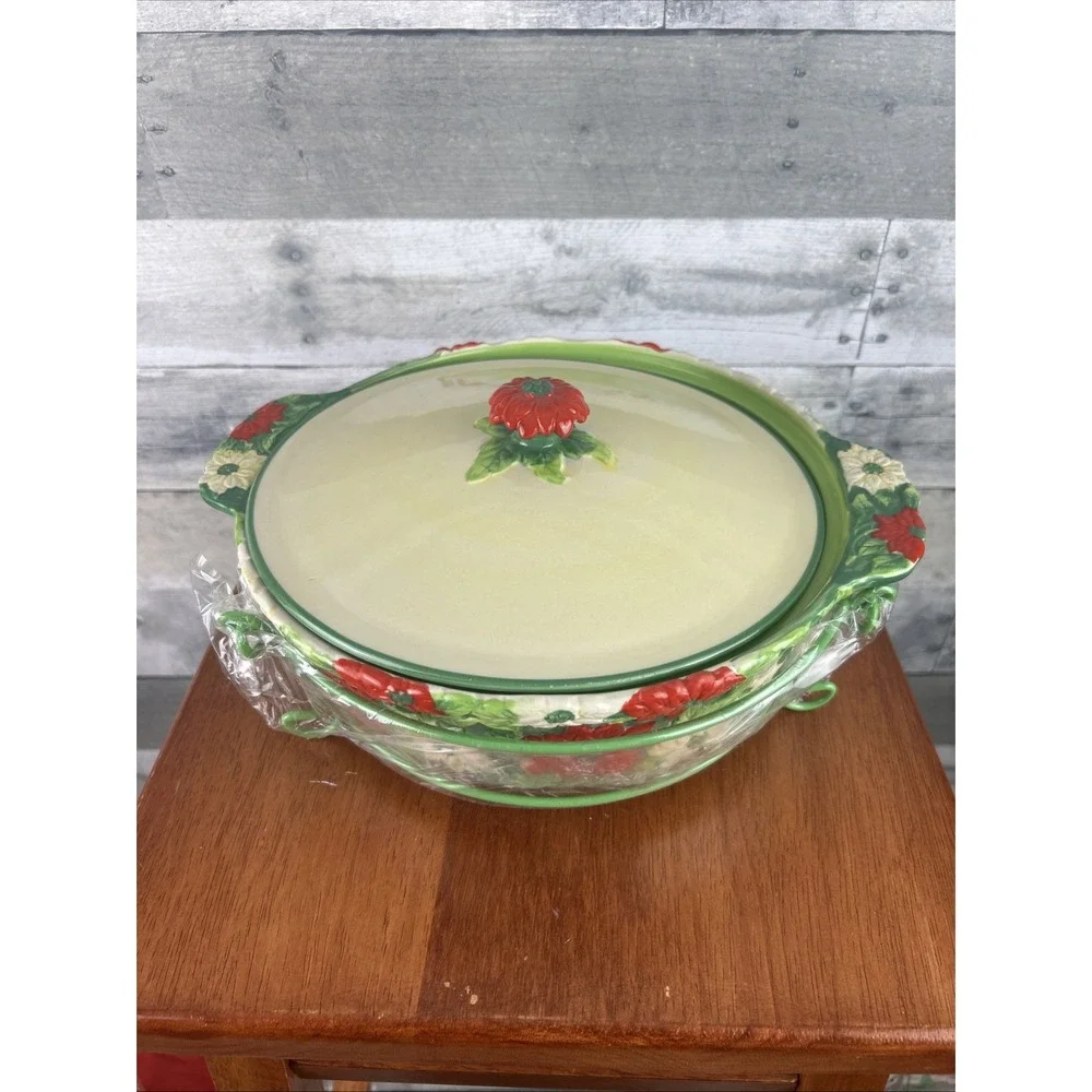 Tamp-Tations 2.5 QT Figural Floral Baker W/Lid & Wire Rack